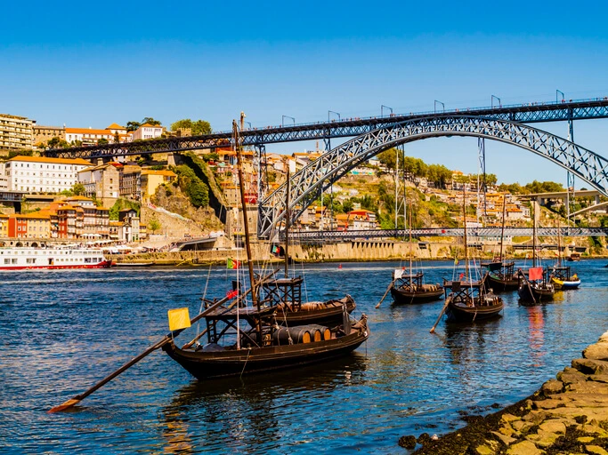 dom-luis-i-bridge-porto-luxury-cruises-in-europe