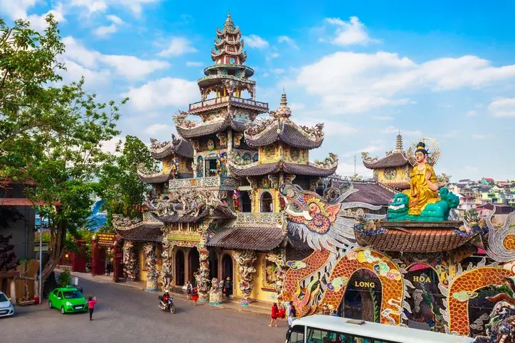 Linh_Phuoc_Pagoda_in_Dalat_Vietnam_Cultural_Tour