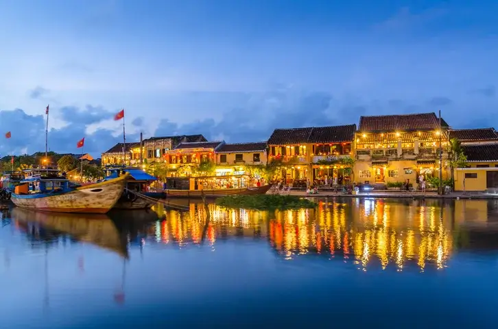 Sunset_in_Hoi_An_Luxury_Vietnam_Vacation_Packages