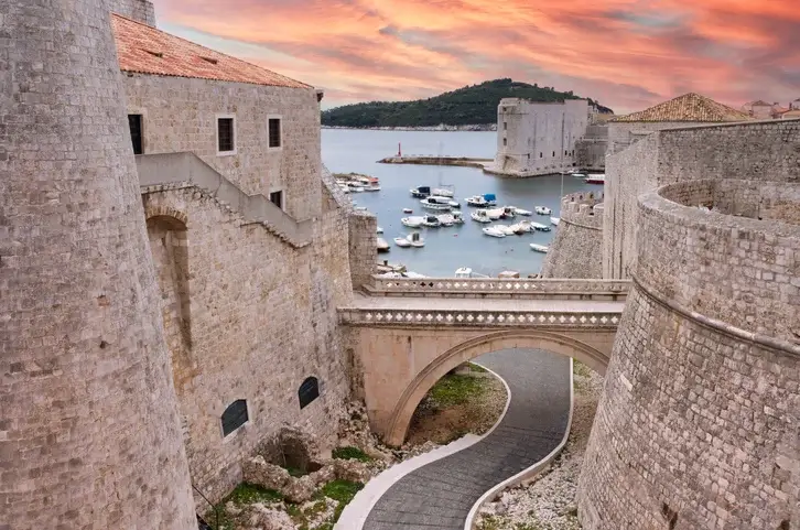 city-wall-dubrovnik-best-croatia-cultural-tours