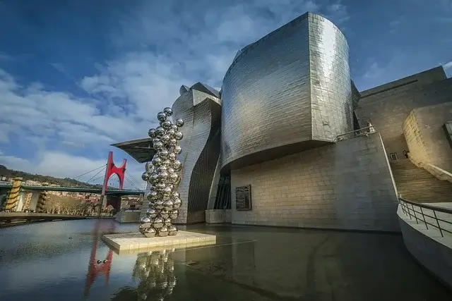 guggenheim-museum-bilbao_luxury_arts_tour_in_spain