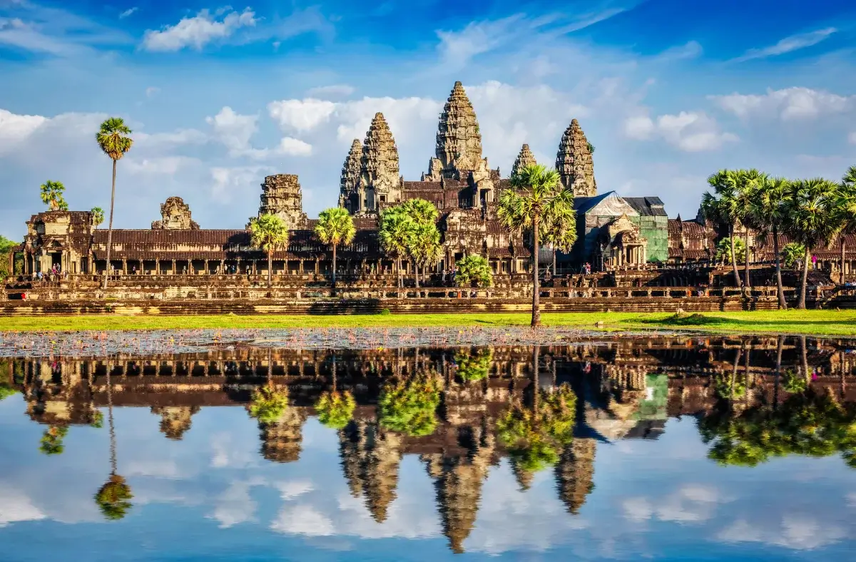 Stupas_in_Battambang_Culture_Trip_Cambodia